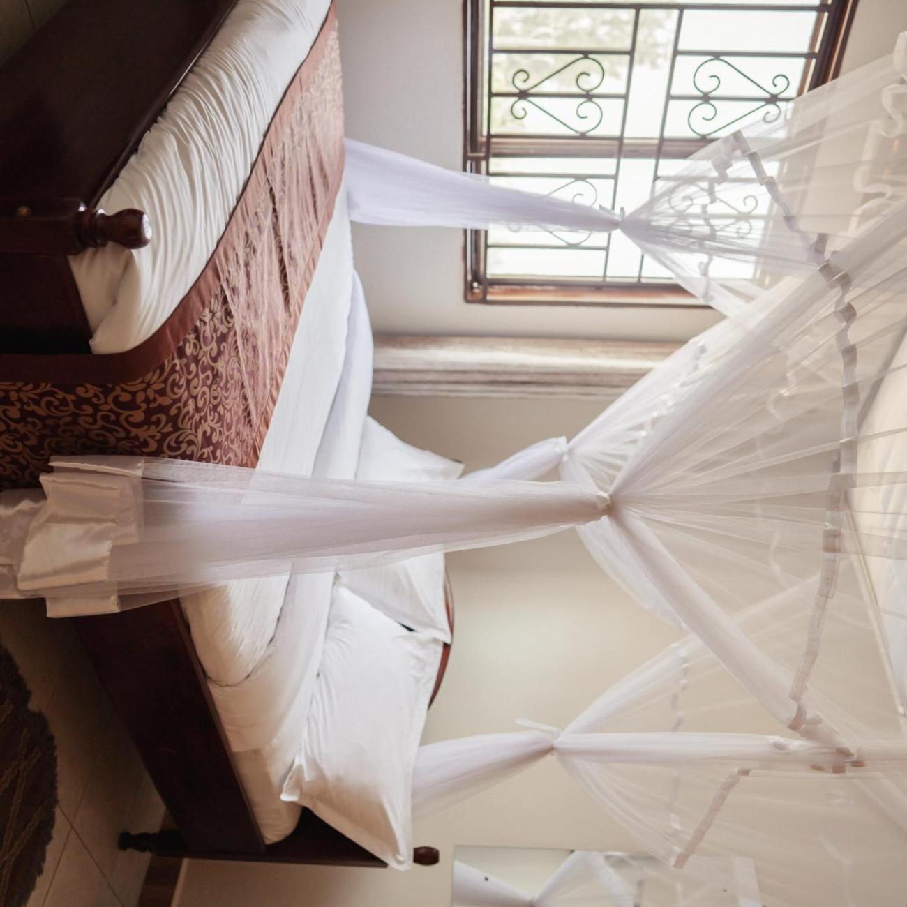 Acacia Country Inn Mbarara Bagian luar foto