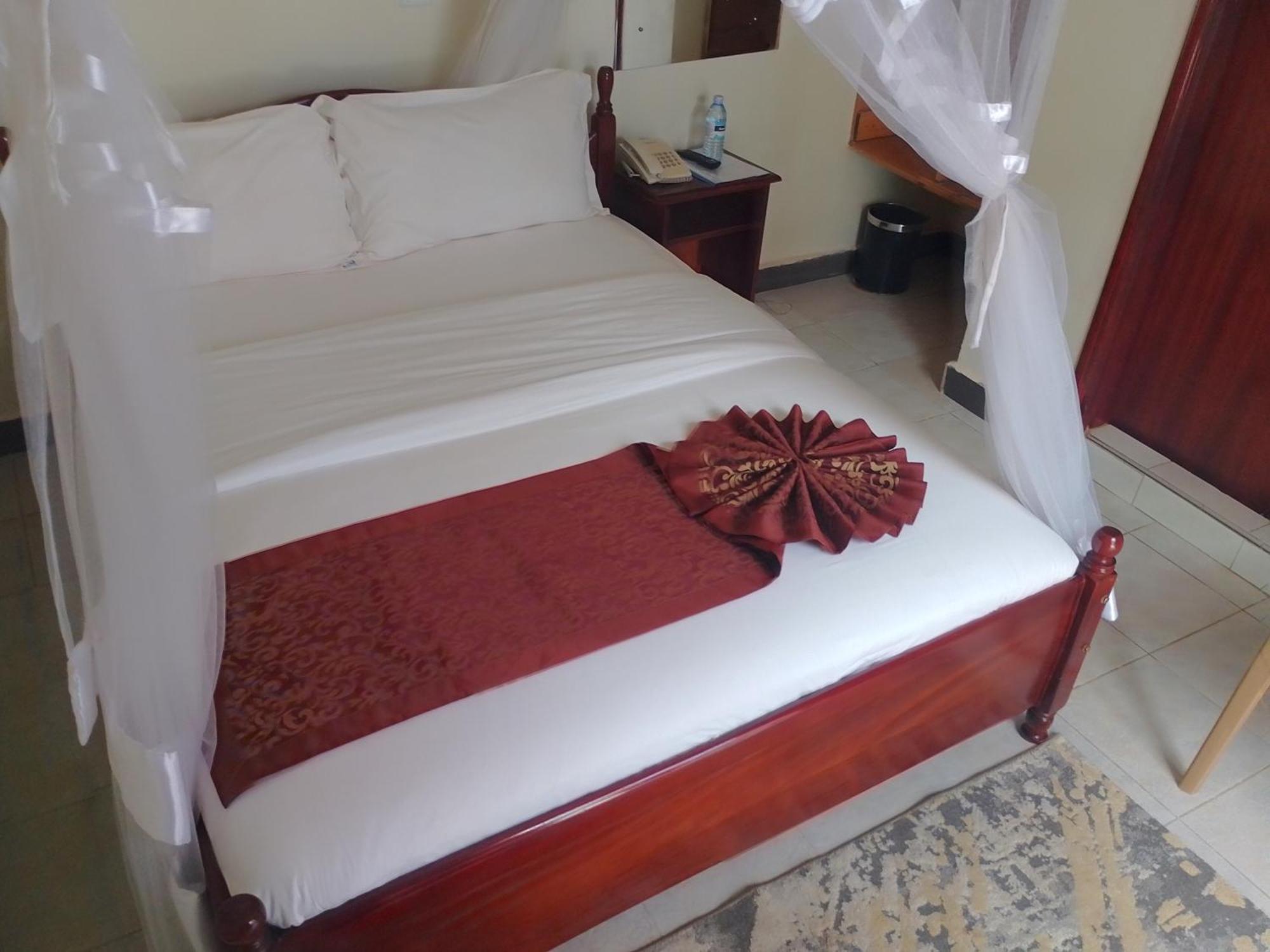 Acacia Country Inn Mbarara Bagian luar foto