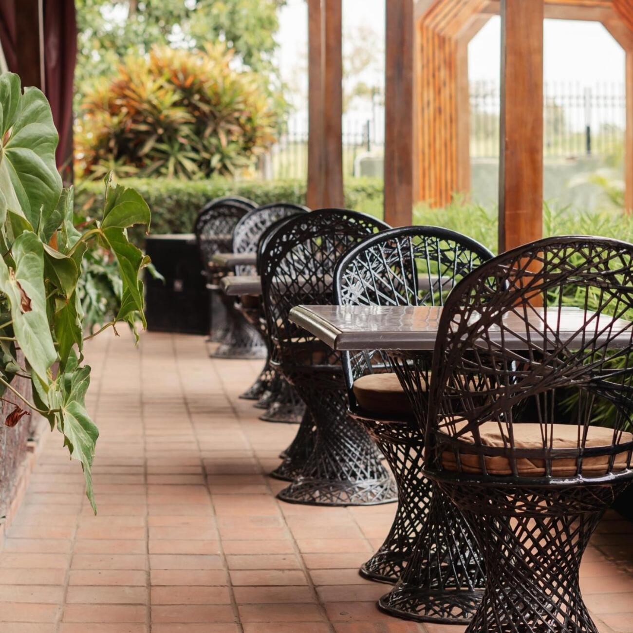 Acacia Country Inn Mbarara Bagian luar foto